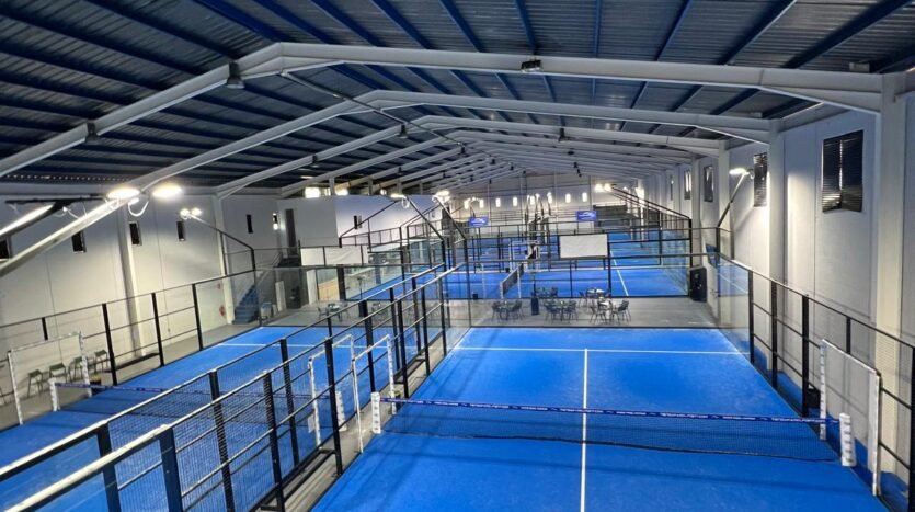 Venta de Pistas de pádel y servicios integrados en Las Torres de Cotillas