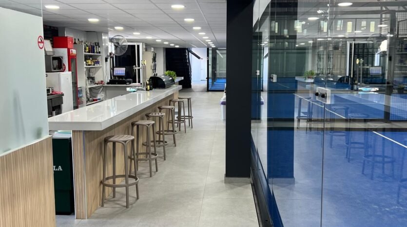 Venta de Pistas de pádel y servicios integrados en Las Torres de Cotillas